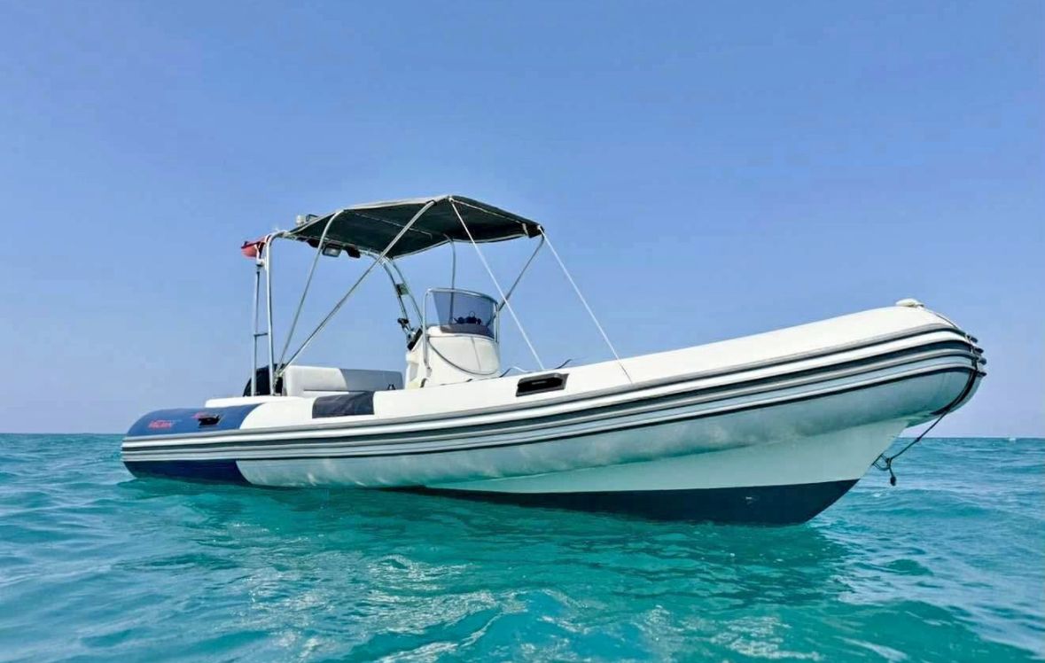 À vendre : Semi-rigide Valiant 140 – Excellent état Port de Gammarth